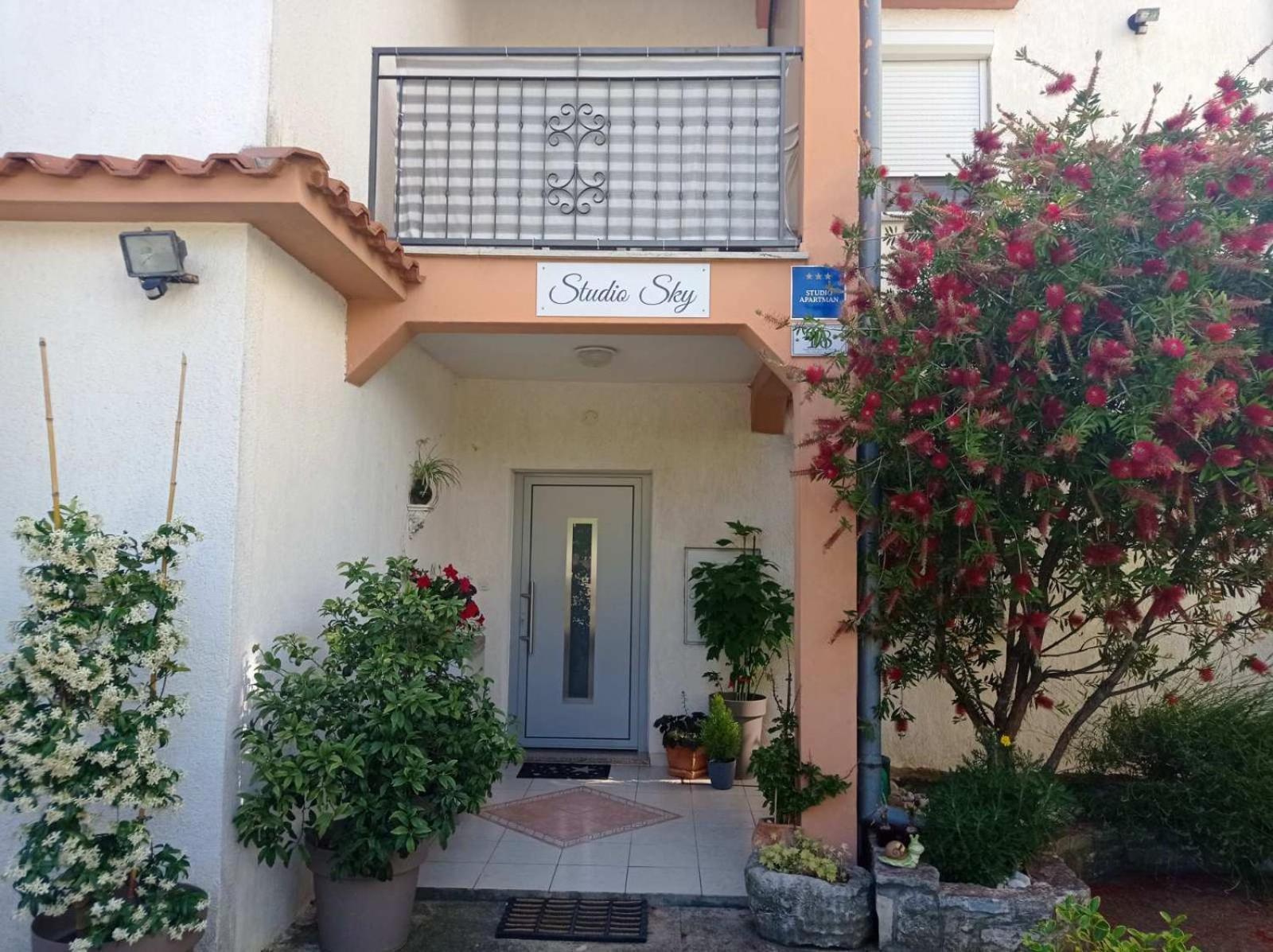 Studio Apartman Sky Rovinj Bagian luar foto