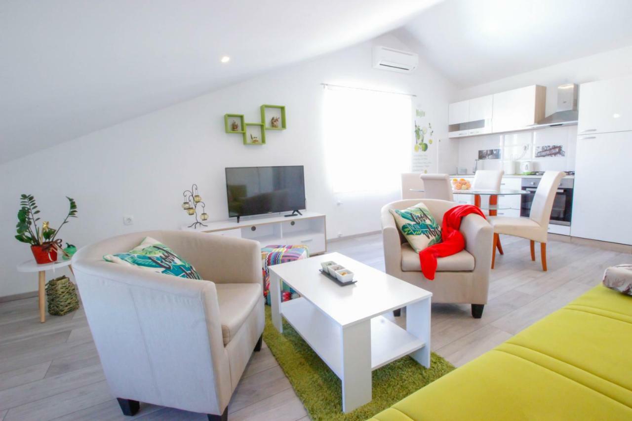 Studio Apartman Sky Rovinj Bagian luar foto