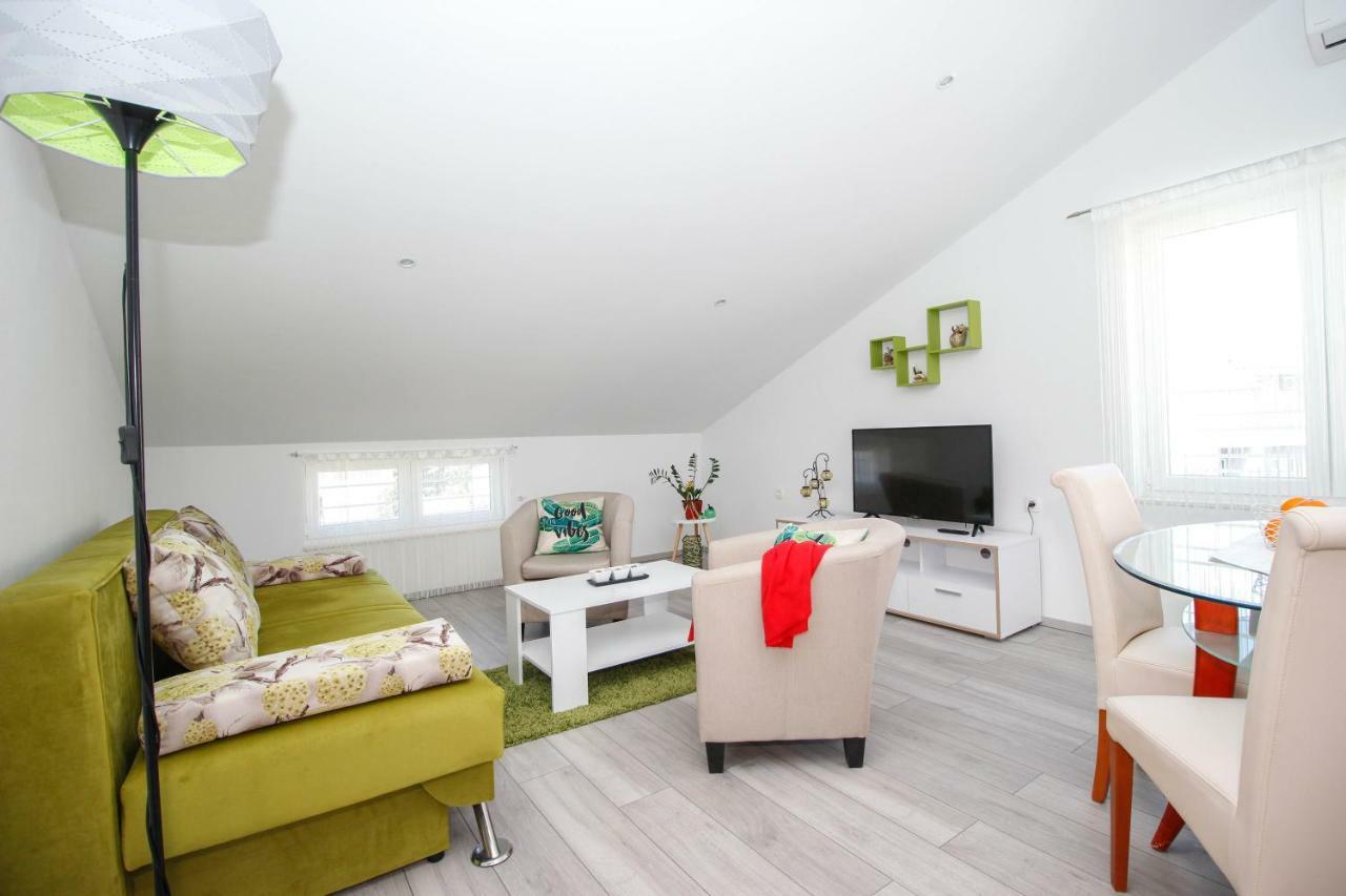Studio Apartman Sky Rovinj Bagian luar foto