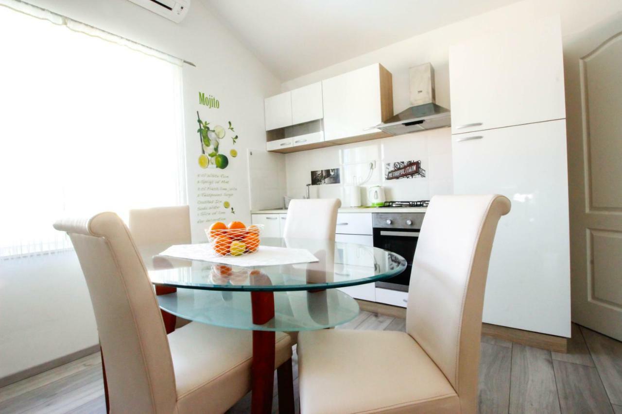 Studio Apartman Sky Rovinj Bagian luar foto