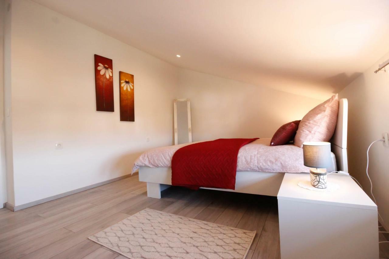 Studio Apartman Sky Rovinj Bagian luar foto