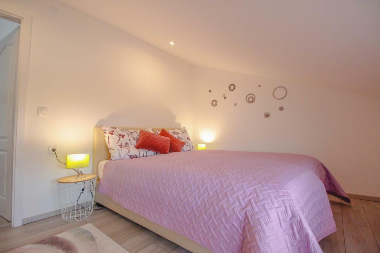 Studio Apartman Sky Rovinj Bagian luar foto